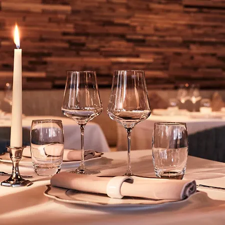 Ambassador Ξενοδοχείο 4*