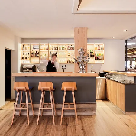 Ξενοδοχείο Ambassador