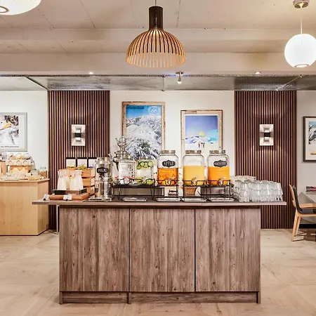 Ambassador Hotel 4*