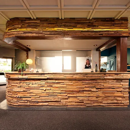 Ambassador Ξενοδοχείο 4*