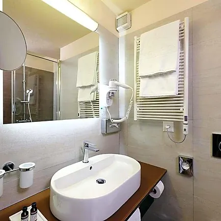 Hotel Ambassador 4*