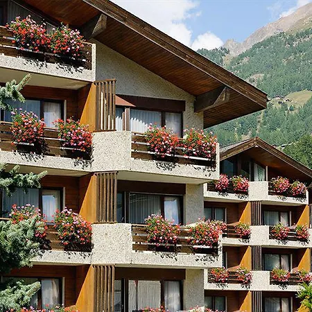 Ambassador Ξενοδοχείο 4*